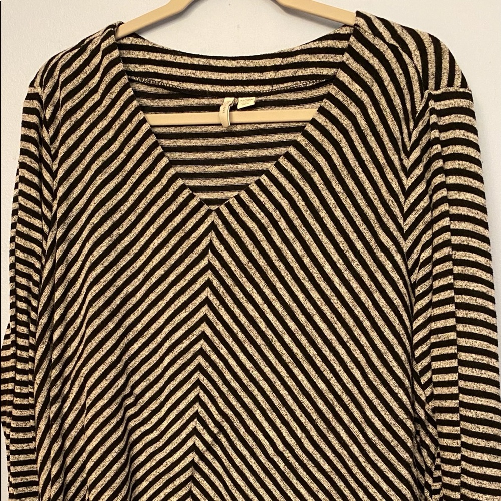 Pullover Grey and Black Shirt